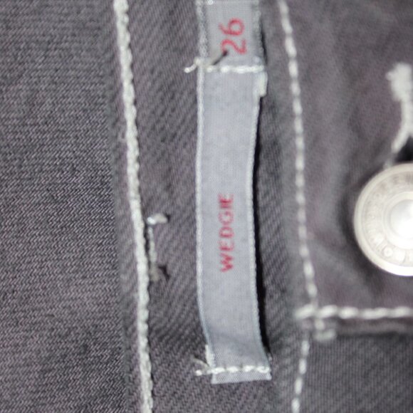 3/$30 Levi's Wedgie Size 26 High Rise Skinny Distressed Gray Raw Edge Hem - Picture 5 of 6